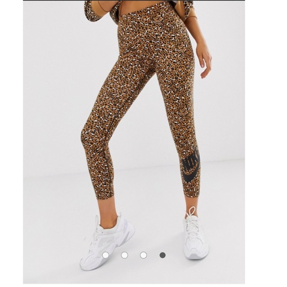 Nike Pants - Nike Sportswear Animal / Leopard Print Leggings